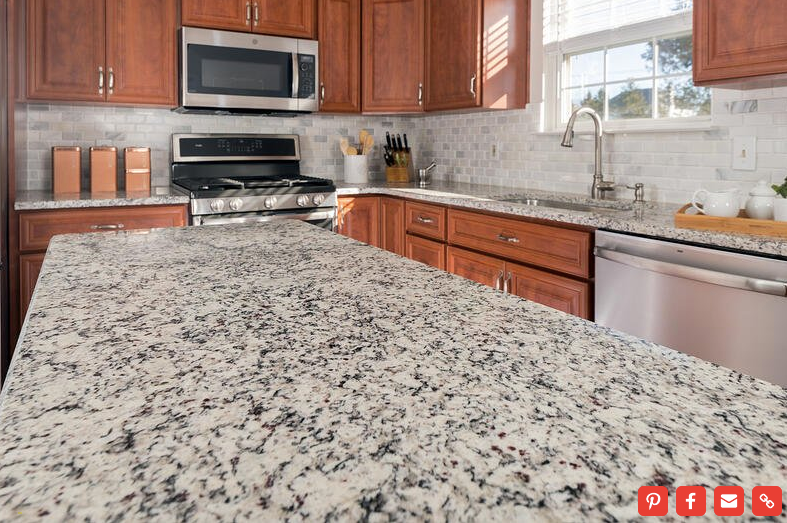Chọn màu đá hoa cương cho phòng bếp