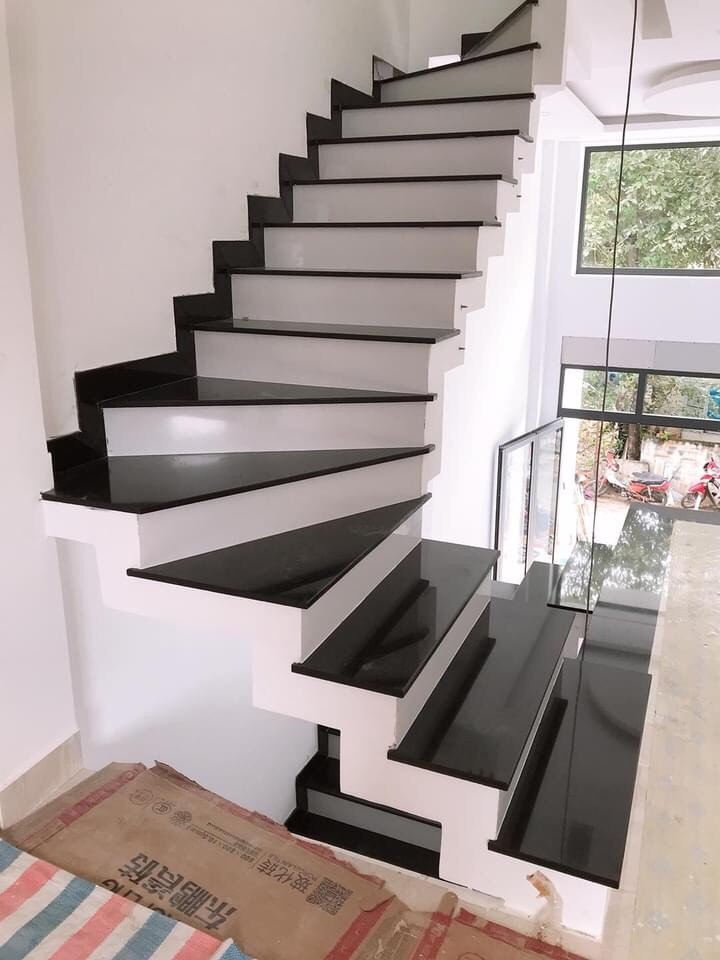 Thiết kế áp lát cầu thang