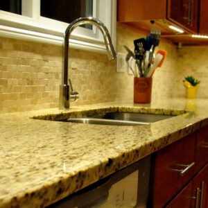 Đá hoa cương vàng bình định nhạt