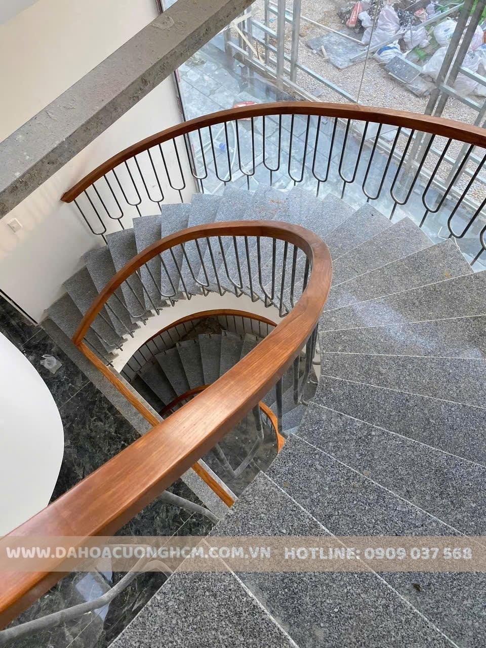 Đá Hoa Cương Cầu thang- Lựa Chọn Hoàn Hảo Cho Công Trình Quận 2